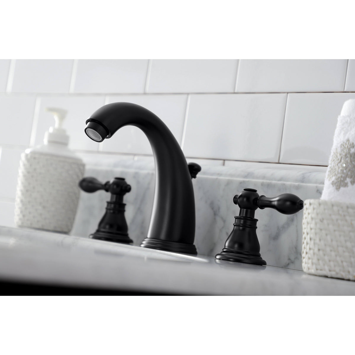 Widespread Bathroom Faucet with Pop-Up Brushed Brass W148