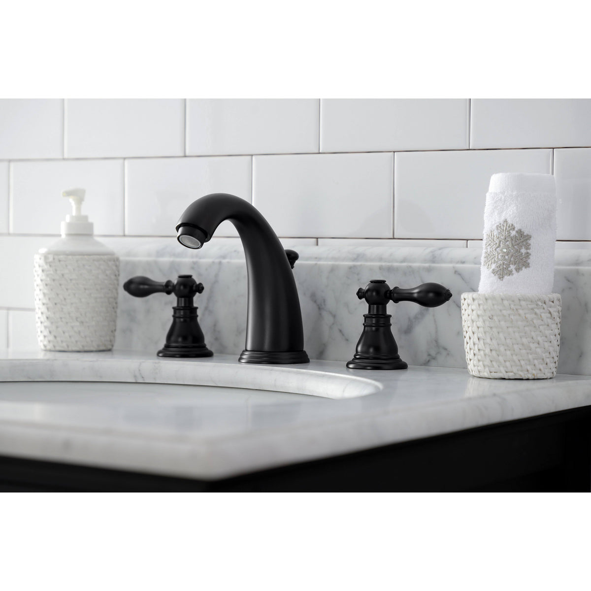 Widespread Bathroom Faucet with Pop-Up Brushed Brass W148