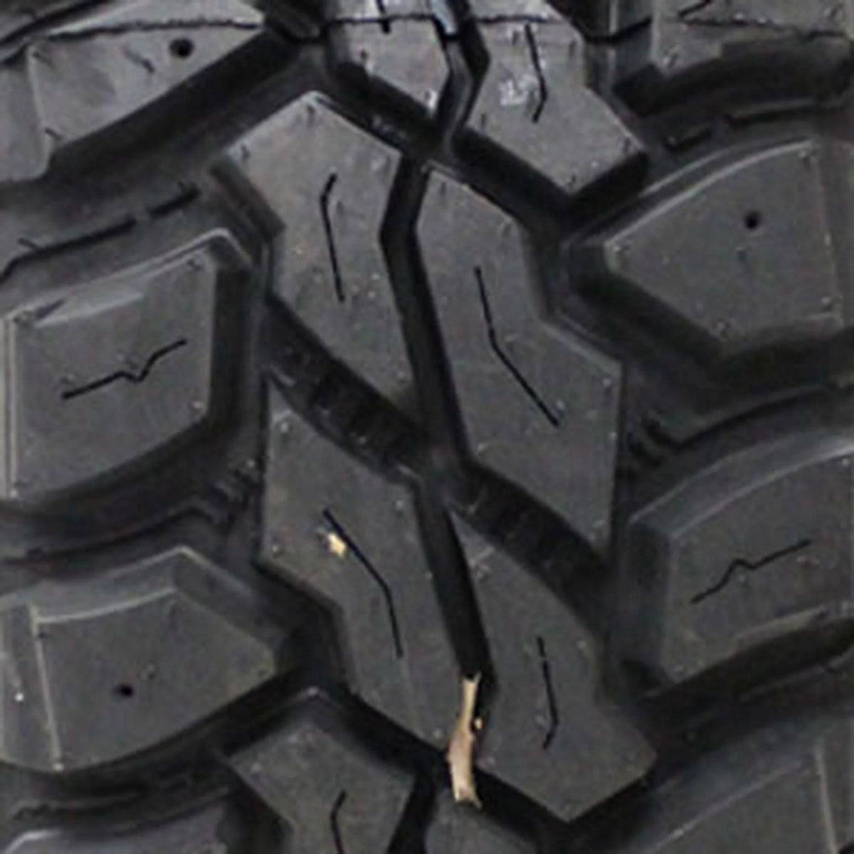 Mud Terrain Light Truck Tire J14191