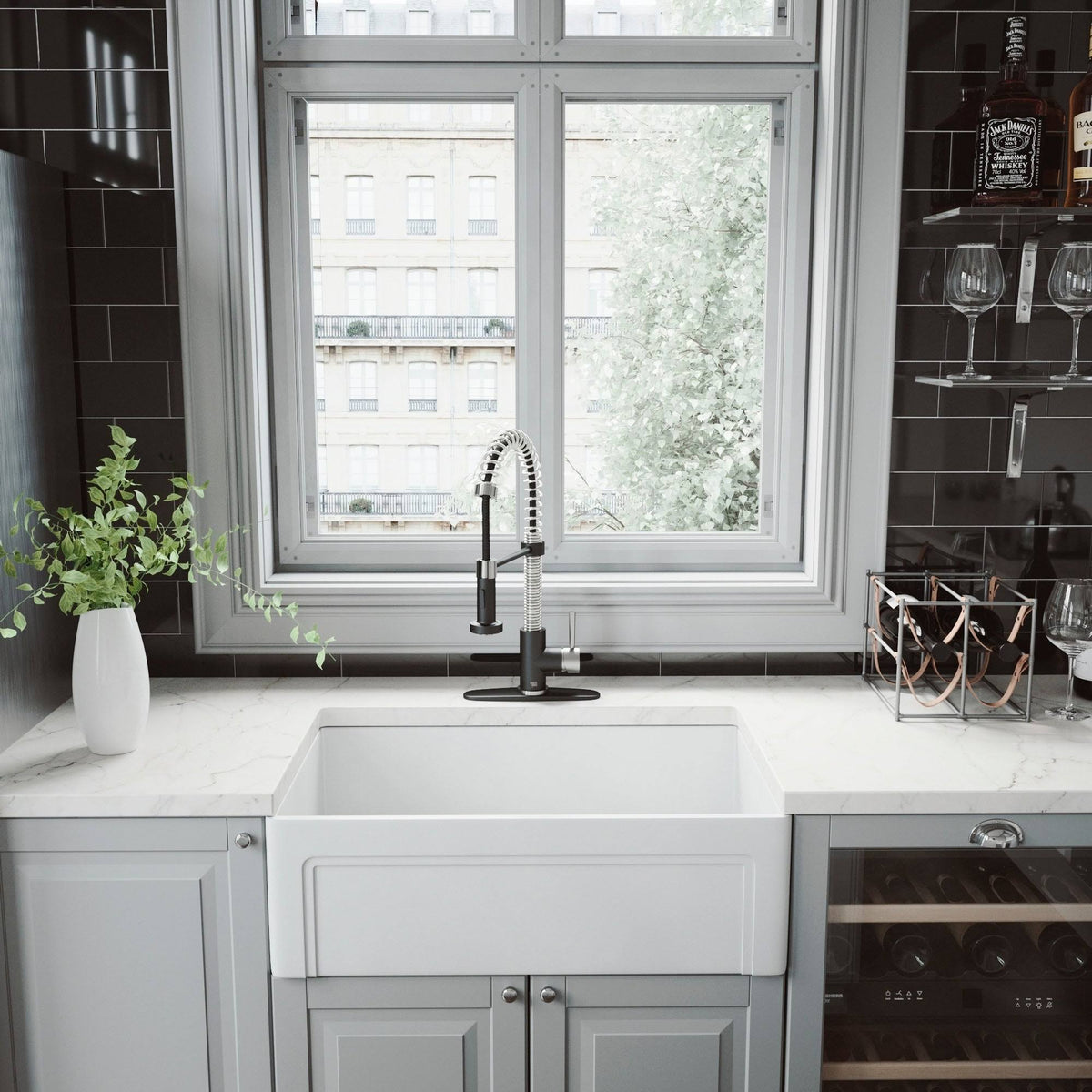 Stainless Steel & Matte Black Pull-Down Kitchen Faucet with Deck Plate L288