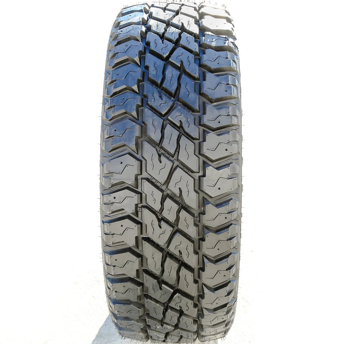 All-Season LT245/75R17 121Q Tire D6126