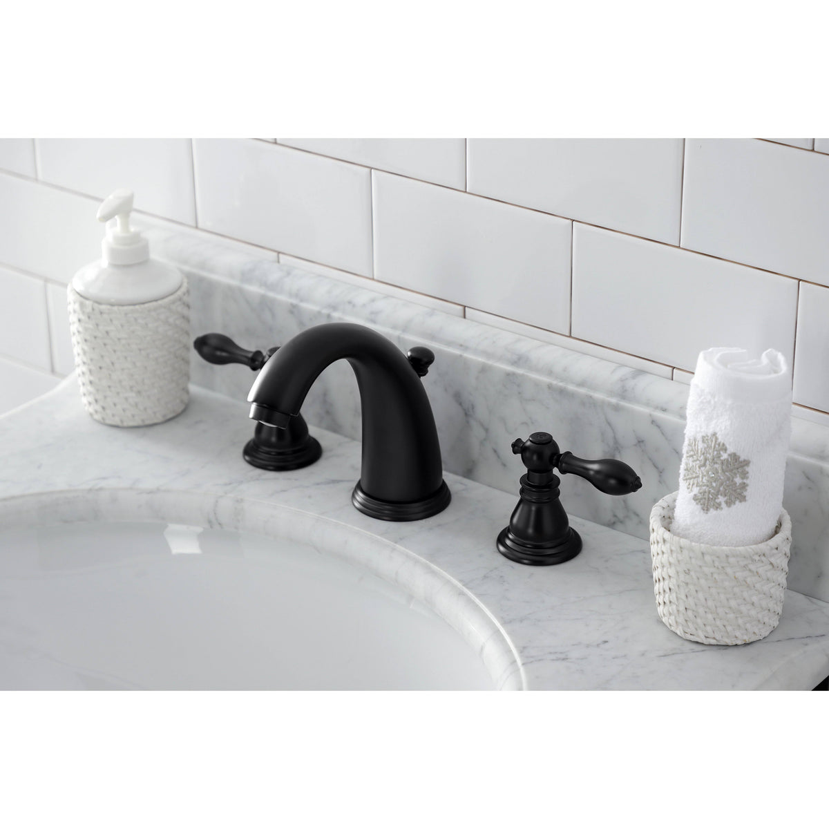 Widespread Bathroom Faucet with Pop-Up Brushed Brass W148