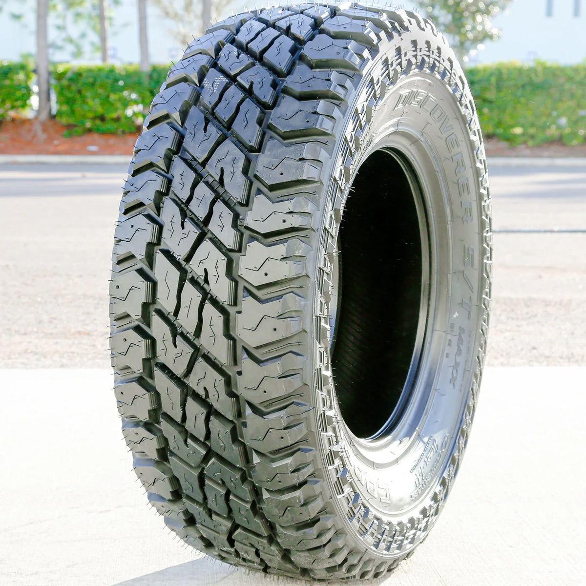 All-Season LT245/75R17 121Q Tire D6126