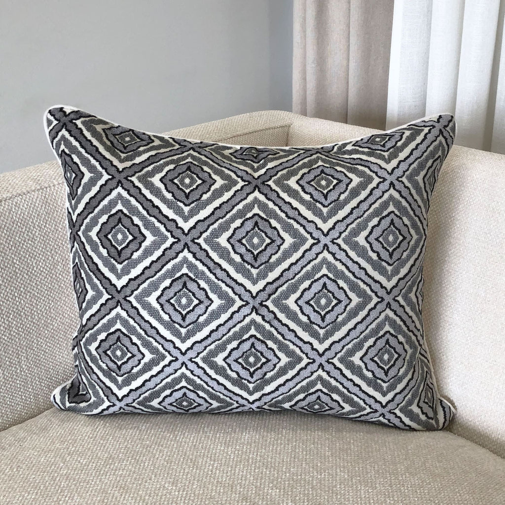 Ebony Velvet Rectangular Pillow S658546